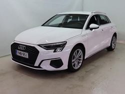 Valkoinen Käytetty 2023 Audi A3 Sportback e-tron Business Viistoperä | 26 900 € (Perustarjous)