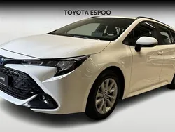 Valkoinen Käytetty 2024 Toyota Corolla Active Farmari | 28 990 € (Perustarjous)