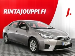 Ruskea Käytetty 2013 Toyota Corolla Multidrive S Sedan | 14 900 € (Hieman kallis)