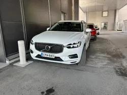 Valkoinen Käytetty 2021 Volvo XC60 Business Edition Katumaasturi | 35 850 € (Hyvä tarjous)