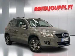 Harmaa Käytetty 2010 VW Tiguan Trendline Katumaasturi | 8 480 € (Perustarjous)