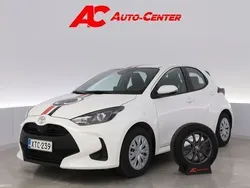 Valkoinen Käytetty 2024 Toyota Yaris Active Viistoperä | 23 490 € (Hieman kallis)