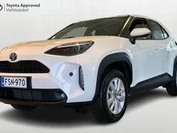 Valkoinen Käytetty 2022 Toyota Yaris Cross Active Katumaasturi | 26 490 € (Perustarjous)