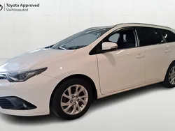 Valkoinen Käytetty 2017 Toyota Auris Touring Sports Active Farmari | 14 900 € (Perustarjous)