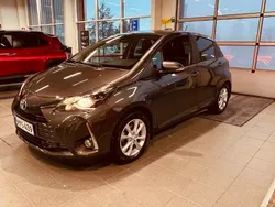 Met. hopea Käytetty 2019 Toyota Yaris Hybrid Active Viistoperä | 15 950 € (Perustarjous)