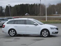 Valkoinen Käytetty 2019 Skoda Octavia Style Farmari | 12 900 € (Hyvä tarjous)