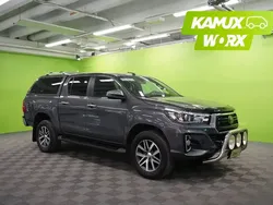 Hopea / harmaa Käytetty 2019 Toyota HiLux Premium Nouto | 43 400 € (Kallis)