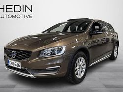 Ruskea Käytetty 2016 Volvo V60 CC Business Edition Farmari | 26 490 € (Perustarjous)