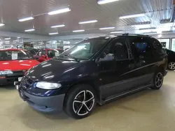 Sininen Käytetty 1997 Chrysler Voyager Tila-auto | 2 000 €