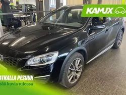 Musta Käytetty 2017 Volvo V60 CC Business Edition Farmari | 22 800 € (Perustarjous)