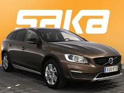 Käytetty 2018 Volvo V60 CC Business Edition Farmari | 20 490 € (Perustarjous)