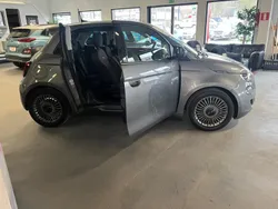 Harmaa Käytetty 2021 Fiat 500e Icon Viistoperä | 17 900 € (Hyvä tarjous)