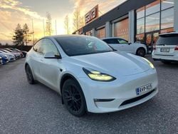 Käytetty 2024 Tesla Model Y Performance Katumaasturi | 41 900 € (Perustarjous)