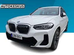 Valkoinen Käytetty 2022 BMW iX3 M Sport Katumaasturi | 44 390 € (Hieman kallis)
