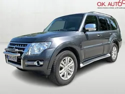 Harmaa Käytetty 2016 Mitsubishi Pajero Instyle Katumaasturi | 27 900 €