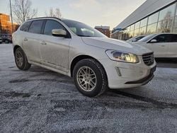 Valkoinen Käytetty 2016 Volvo XC60 Momentum Katumaasturi | 25 400 € (Perustarjous)