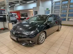 Musta Käytetty 2016 Toyota Auris Touring Sports Premium Farmari | 13 990 € (Perustarjous)