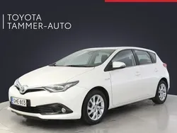 Valkoinen Käytetty 2016 Toyota Auris Active Viistoperä | 14 880 € (Perustarjous)
