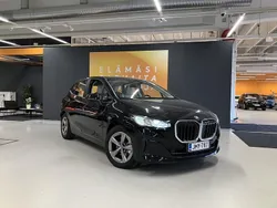 Käytetty 2023 BMW 225 Active Tourer Tila-auto | 32 490 € (Perustarjous)