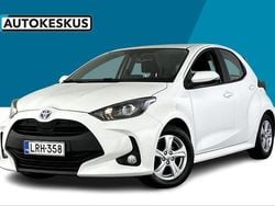 Valkoinen Käytetty 2022 Toyota Yaris Hybrid Active Viistoperä | 17 690 € (Hyvä tarjous)