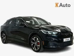 Käytetty 2021 Ford Mustang Mach-E Katumaasturi | 32 490 € (Perustarjous)