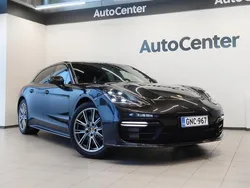 Harmaa Käytetty 2018 Porsche Panamera 4 Sport Sedan | 68 790 € (Perustarjous)