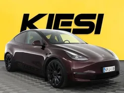 Käytetty 2023 Tesla Model Y Performance Katumaasturi | 46 890 € (Kallis)