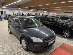 Harmaa Käytetty 2005 Ford Focus Ambiente Viistoperä | 2 600 € (Perustarjous)