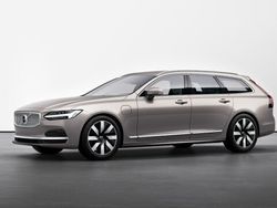 Käytetty 2023 Volvo V90 Performance Farmari | 74 250 €