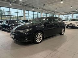 Käytetty 2018 Toyota Auris Hybrid Active Viistoperä | 16 380 € (Perustarjous)