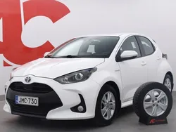 Valkoinen Käytetty 2021 Toyota Yaris Hybrid Active Viistoperä | 18 990 € (Perustarjous)