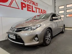 Ruskea Käytetty 2015 Toyota Auris Touring Sports Active Farmari | 14 960 € (Perustarjous)