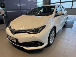 Valkoinen Käytetty 2016 Toyota Auris Active Viistoperä | 13 400 € (Perustarjous)