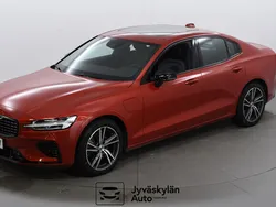 Punainen Käytetty 2021 Volvo S60 Business Edition Sedan | 38 490 € (Hieman kallis)