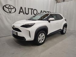 Valkoinen Käytetty 2024 Toyota Yaris Cross Plus Katumaasturi | 33 800 € (Perustarjous)