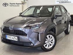 Harmaa Käytetty 2024 Toyota Yaris Cross Active Katumaasturi | 26 990 € (Perustarjous)