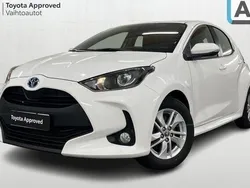 Valkoinen Käytetty 2024 Toyota Yaris Active Viistoperä | 20 790 € (Perustarjous)