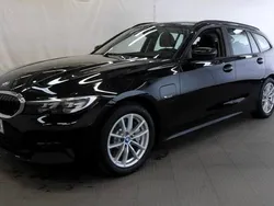 BMW 330e
