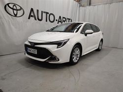 Valkoinen Käytetty 2023 Toyota Corolla Edition Farmari | 29 900 € (Hieman kallis)