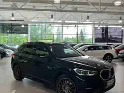Musta Käytetty 2021 BMW X1 Sport Line Katumaasturi | 24 700 € (Perustarjous)