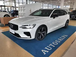 707 Käytetty 2022 Volvo V60 R-Design Farmari | 41 900 € (Hieman kallis)
