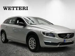 Harmaa Käytetty 2017 Volvo V60 CC Business Edition Farmari | 23 900 € (Perustarjous)