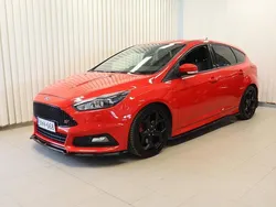 Punainen Käytetty 2016 Ford Focus ST Viistoperä | 12 900 € (Hieman kallis)