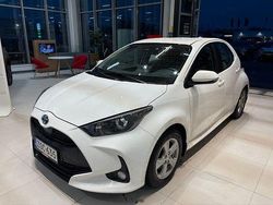 Valkoinen Käytetty 2022 Toyota Yaris Active Viistoperä | 19 980 € (Perustarjous)