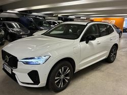 Käytetty 2022 Volvo XC60 R-Design Katumaasturi | 47 690 € (Hieman kallis)