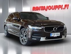 Ruskea Käytetty 2017 Volvo V90 CC Farmari | 31 480 € (Supertarjous)