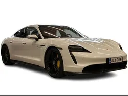 Valkoinen Käytetty 2020 Porsche Taycan Turbo S Sport Sedan | 78 800 €