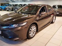 Ruskea (beige) Käytetty 2019 Toyota Camry Active Sedan | 24 790 €