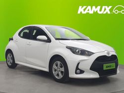 Valkoinen Käytetty 2021 Toyota Yaris Active Viistoperä | 17 870 € (Perustarjous)