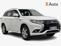 Käytetty 2016 Mitsubishi Outlander P-HEV Farmari | 11 500 € (Perustarjous)